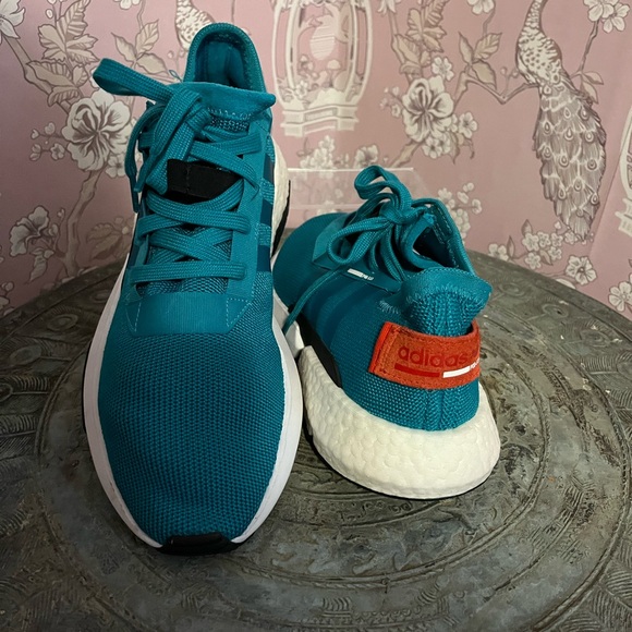 Adidas men’sblast emerald green sneakers with Red Accents POD-S 3.